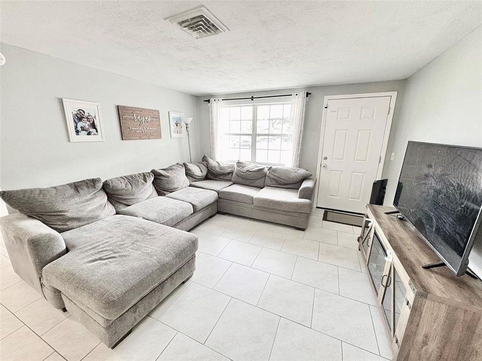 En Venta: $395,000 (3 camas, 2 baños, 952 Pies cuadrados)