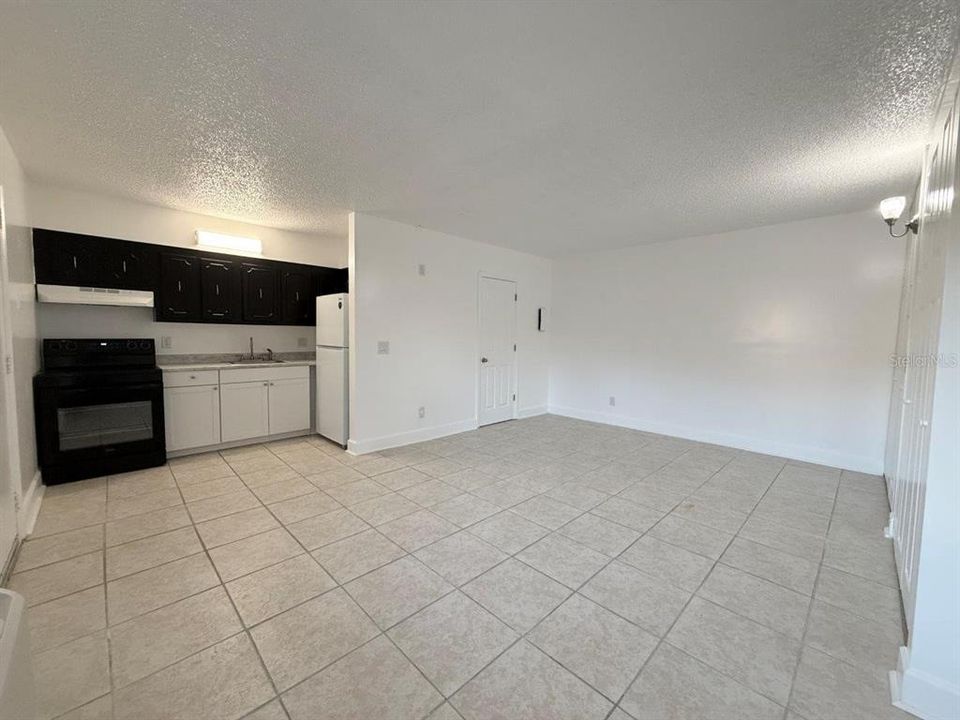 For Rent: $1,000 (0 beds, 1 baths, 450 Square Feet)