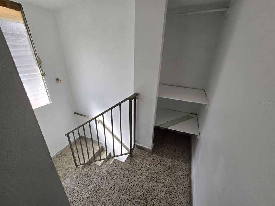 合同活跃: $155,000 (3 贝兹, 1 浴室, 1190 平方英尺)