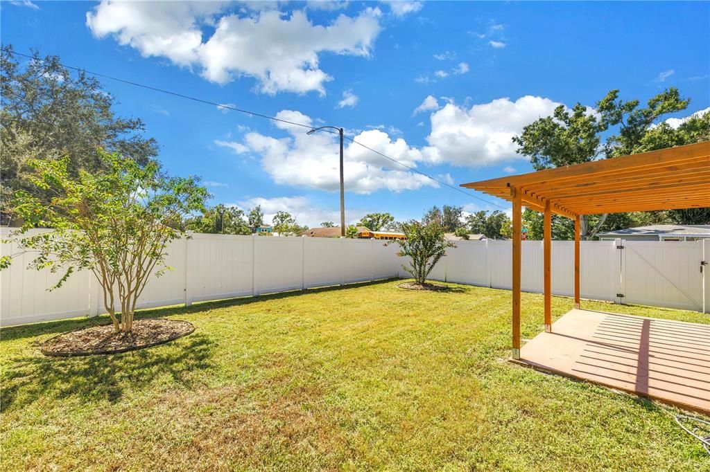 For Rent: $2,950 (3 beds, 1 baths, 960 Square Feet)