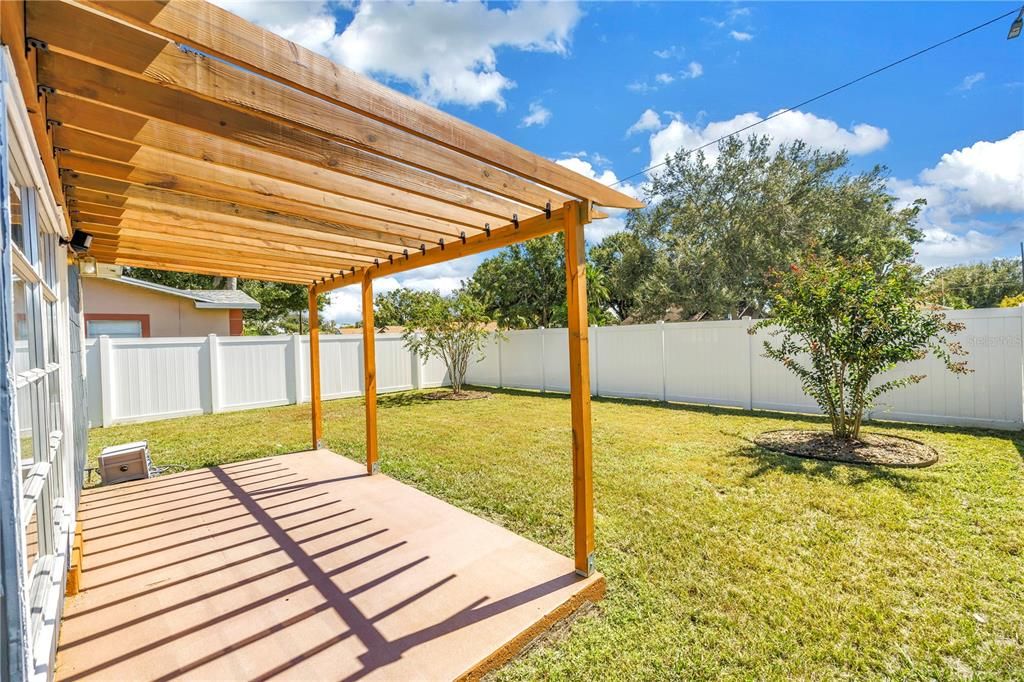 For Rent: $2,950 (3 beds, 1 baths, 960 Square Feet)