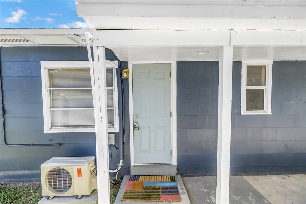 For Rent: $2,950 (3 beds, 1 baths, 960 Square Feet)