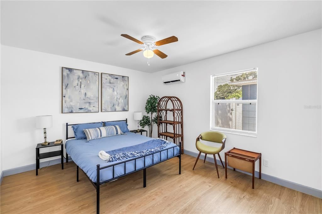 For Rent: $2,950 (3 beds, 1 baths, 960 Square Feet)