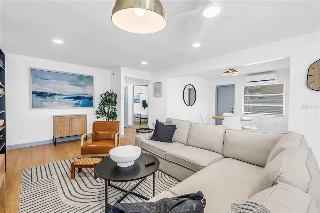 For Rent: $2,950 (3 beds, 1 baths, 960 Square Feet)