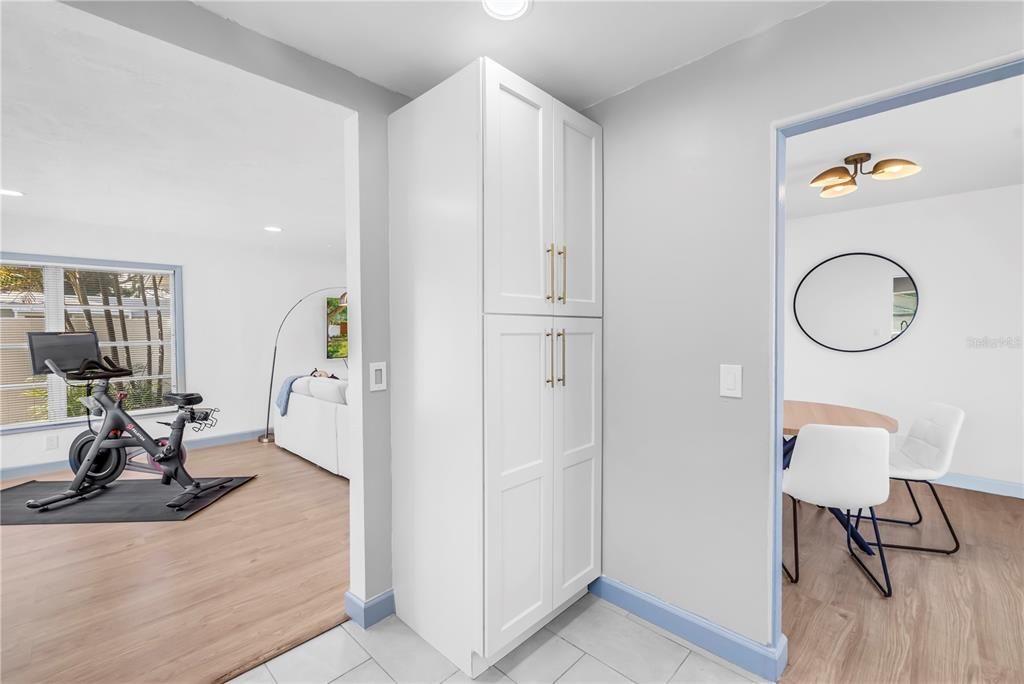 For Rent: $2,950 (3 beds, 1 baths, 960 Square Feet)