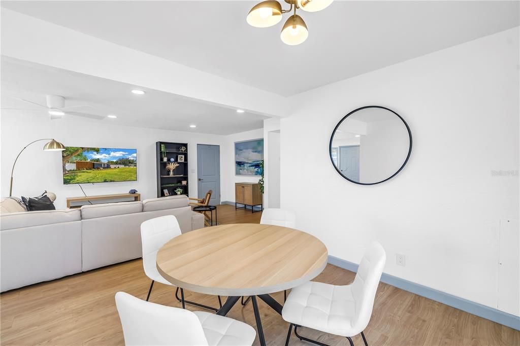 For Rent: $2,950 (3 beds, 1 baths, 960 Square Feet)