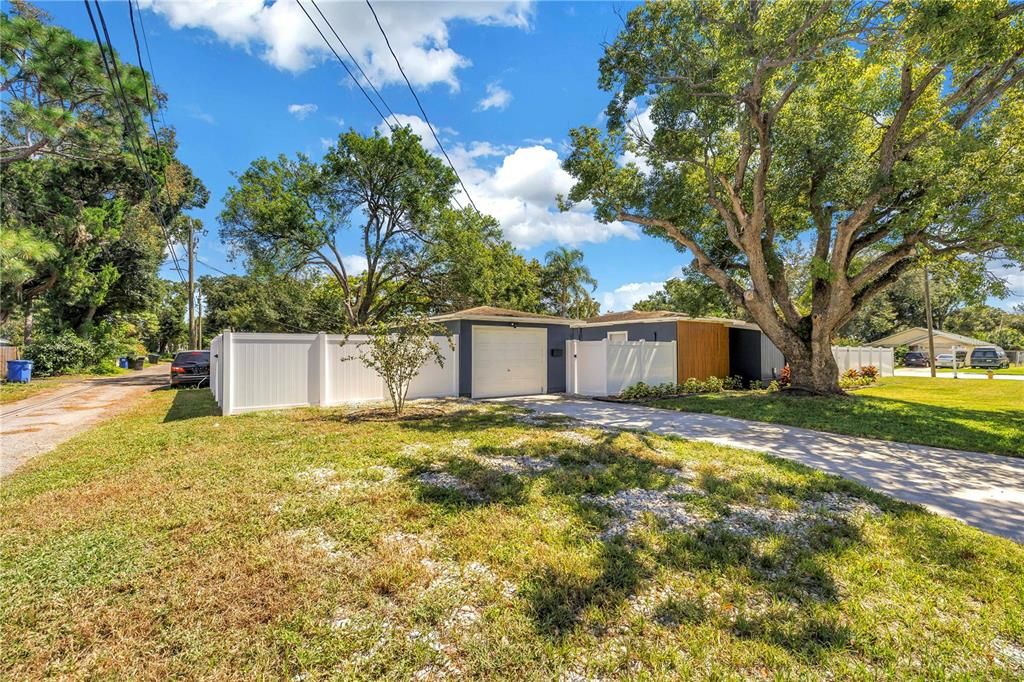 For Rent: $2,950 (3 beds, 1 baths, 960 Square Feet)