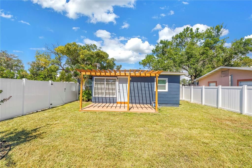 For Rent: $2,950 (3 beds, 1 baths, 960 Square Feet)