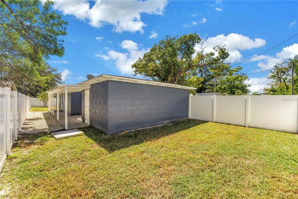 For Rent: $2,950 (3 beds, 1 baths, 960 Square Feet)