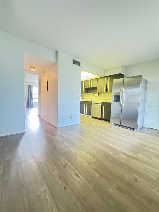 For Rent: $1,500 (2 beds, 1 baths, 936 Square Feet)