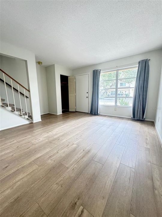 For Rent: $1,500 (2 beds, 1 baths, 936 Square Feet)