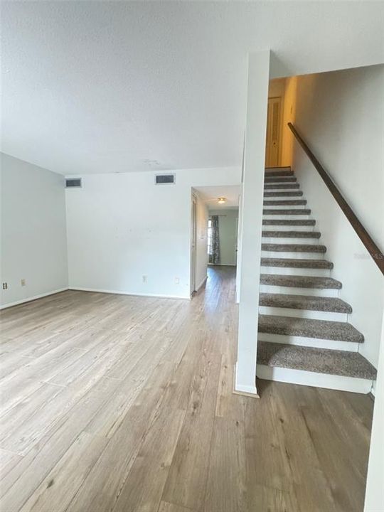 For Rent: $1,500 (2 beds, 1 baths, 936 Square Feet)