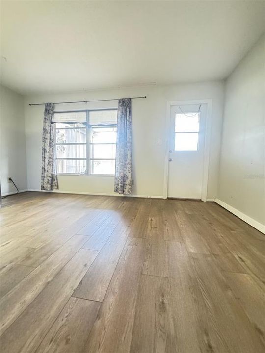 For Rent: $1,500 (2 beds, 1 baths, 936 Square Feet)