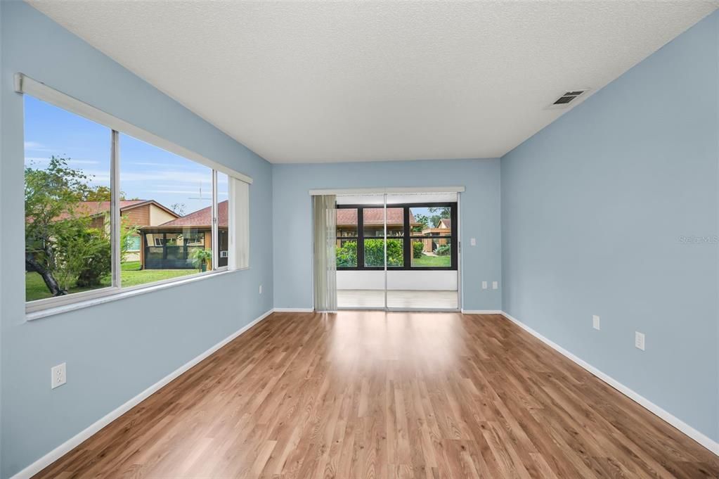 待售: $139,000 (2 贝兹, 2 浴室, 1144 平方英尺)