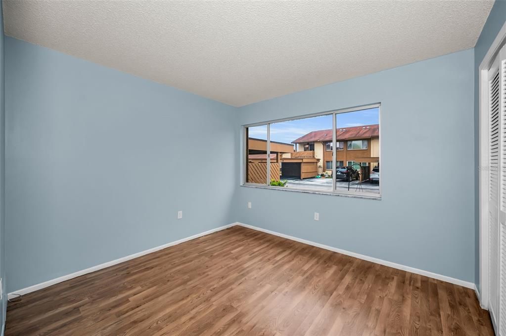 待售: $139,000 (2 贝兹, 2 浴室, 1144 平方英尺)