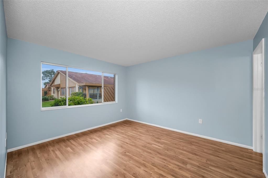 待售: $139,000 (2 贝兹, 2 浴室, 1144 平方英尺)