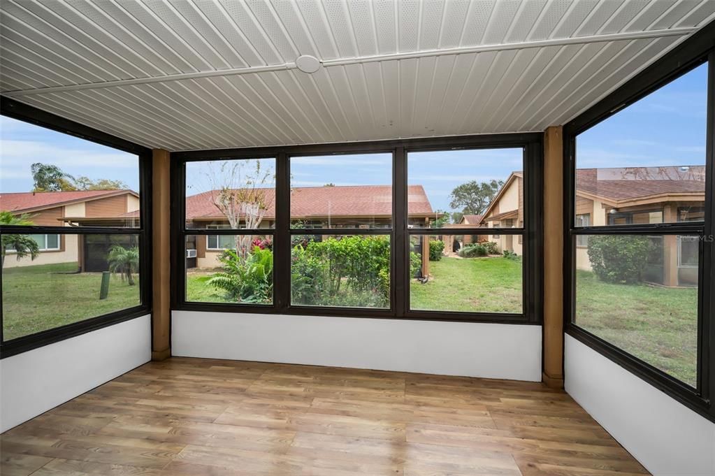 待售: $139,000 (2 贝兹, 2 浴室, 1144 平方英尺)