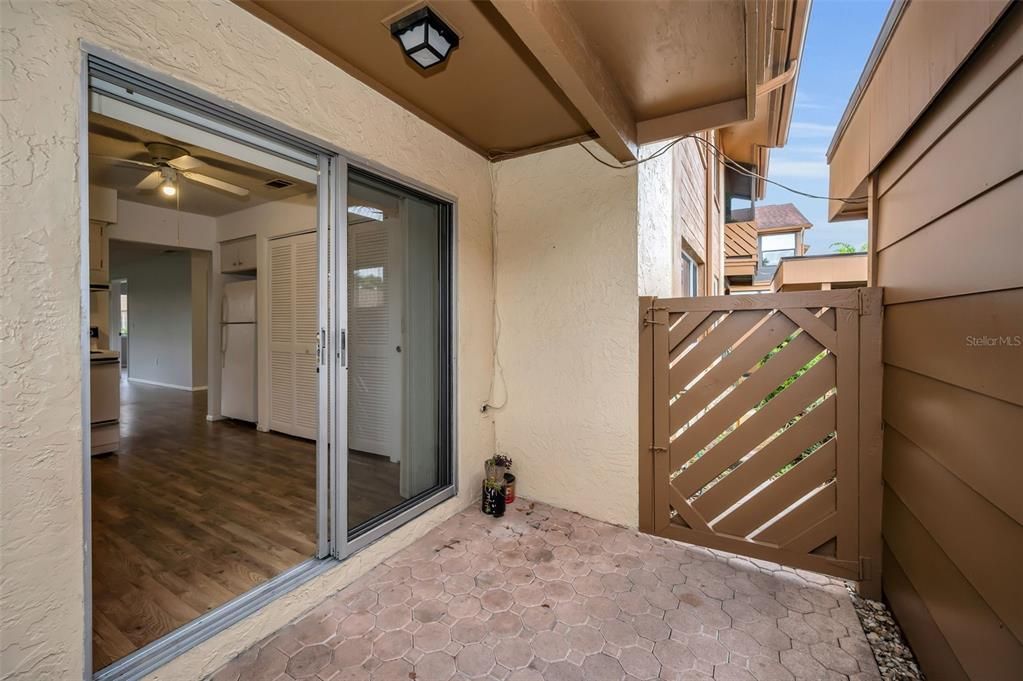 待售: $139,000 (2 贝兹, 2 浴室, 1144 平方英尺)