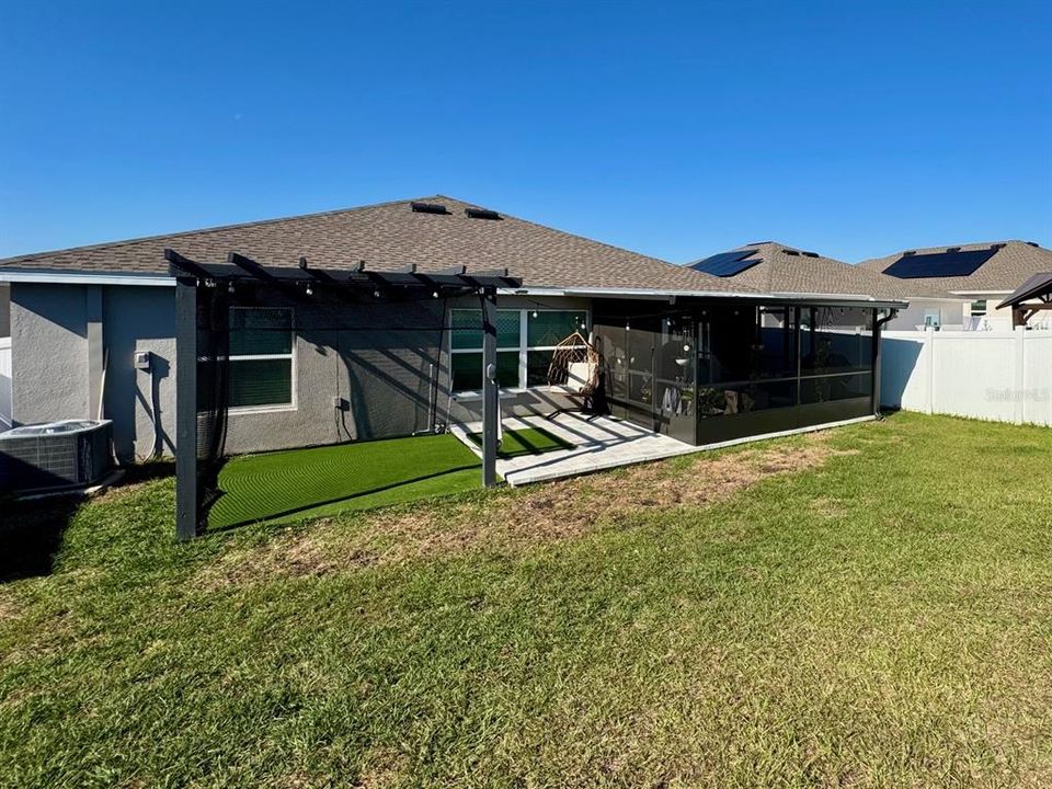 For Sale: $399,900 (4 beds, 2 baths, 1940 Square Feet)