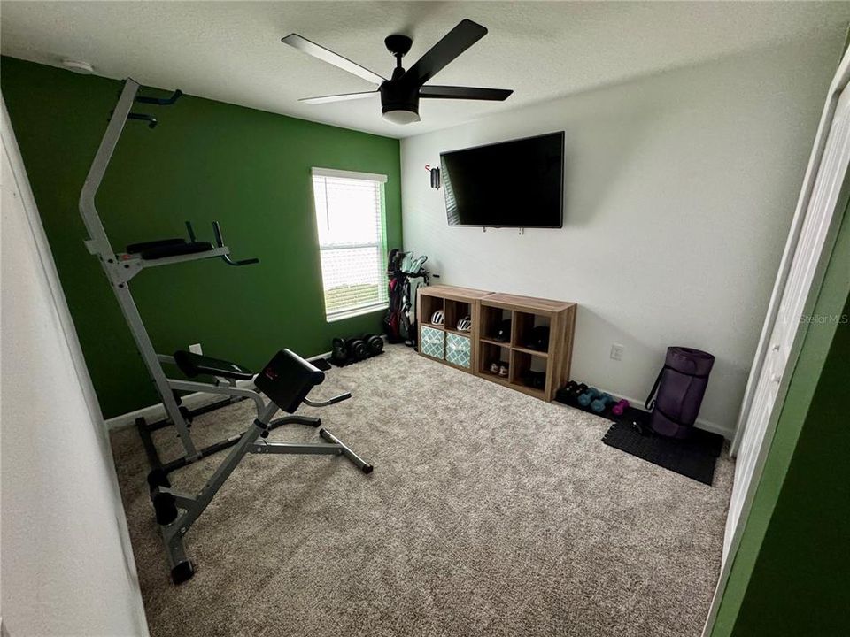 En Venta: $399,900 (4 camas, 2 baños, 1940 Pies cuadrados)