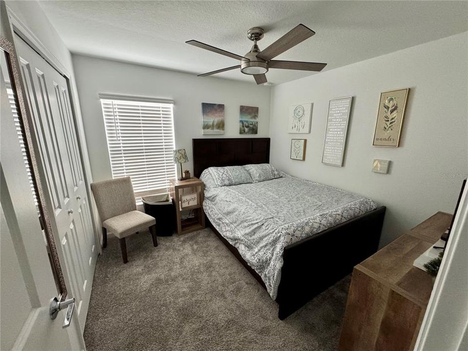 En Venta: $399,900 (4 camas, 2 baños, 1940 Pies cuadrados)