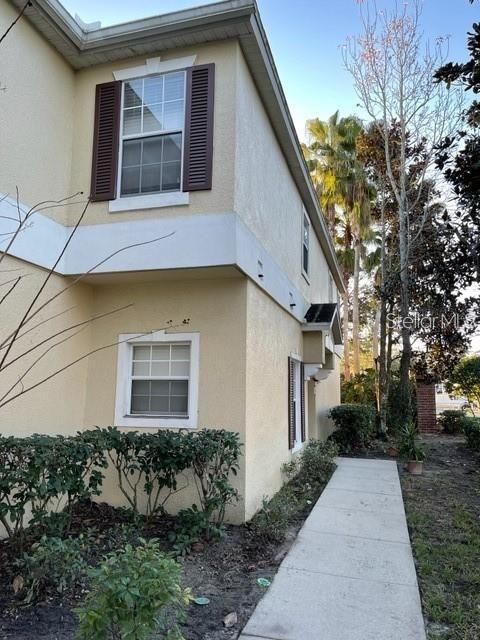 For Rent: $2,050 (3 beds, 2 baths, 1806 Square Feet)