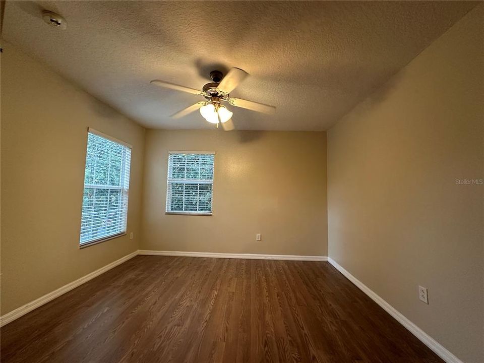 For Rent: $2,050 (3 beds, 2 baths, 1806 Square Feet)