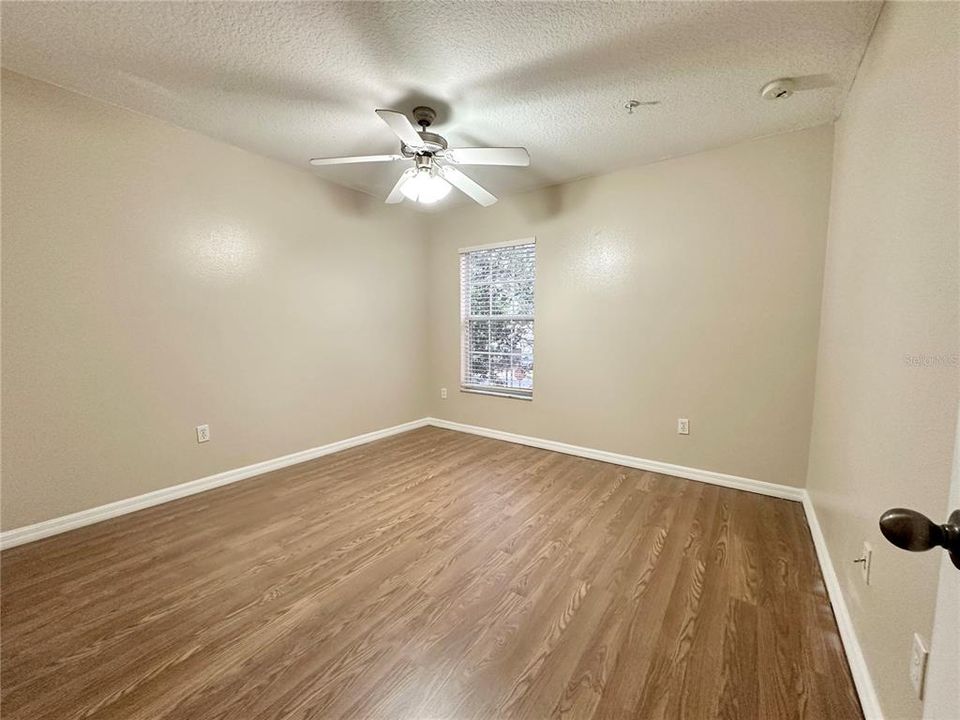 For Rent: $2,050 (3 beds, 2 baths, 1806 Square Feet)