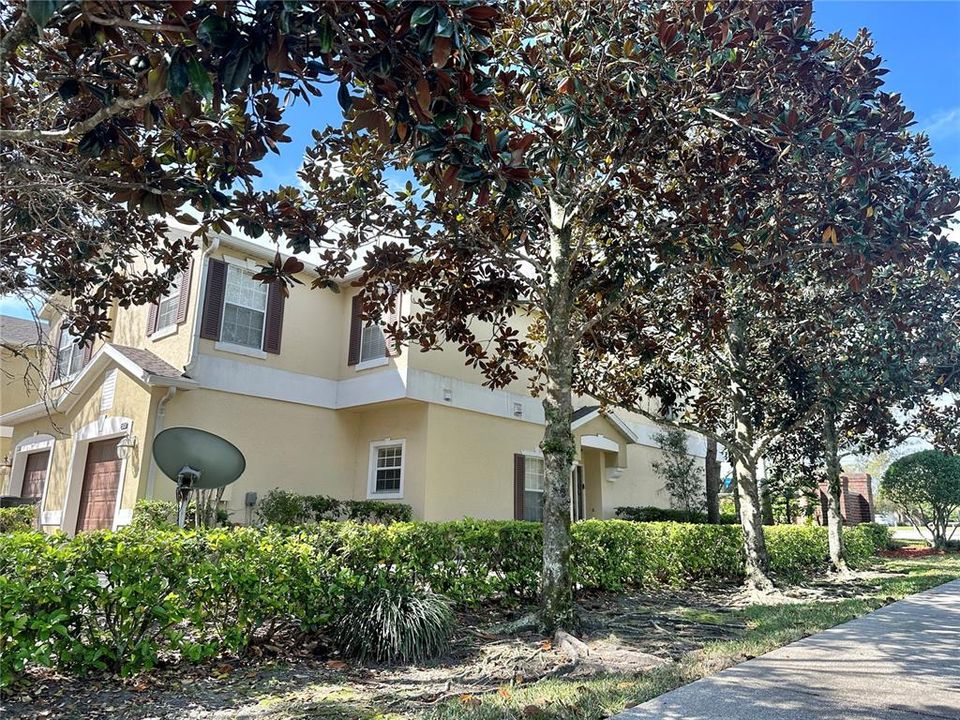 For Rent: $2,050 (3 beds, 2 baths, 1806 Square Feet)