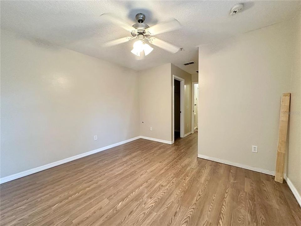 For Rent: $2,050 (3 beds, 2 baths, 1806 Square Feet)