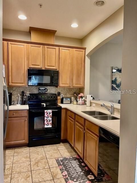 For Rent: $2,050 (3 beds, 2 baths, 1806 Square Feet)