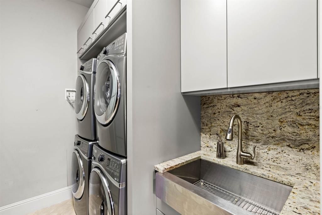 En Venta: $5,950,000 (6 camas, 6 baños, 4668 Pies cuadrados)