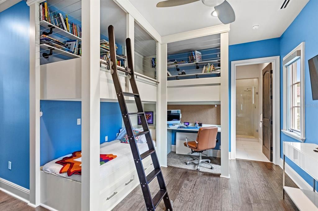 En Venta: $5,950,000 (6 camas, 6 baños, 4668 Pies cuadrados)