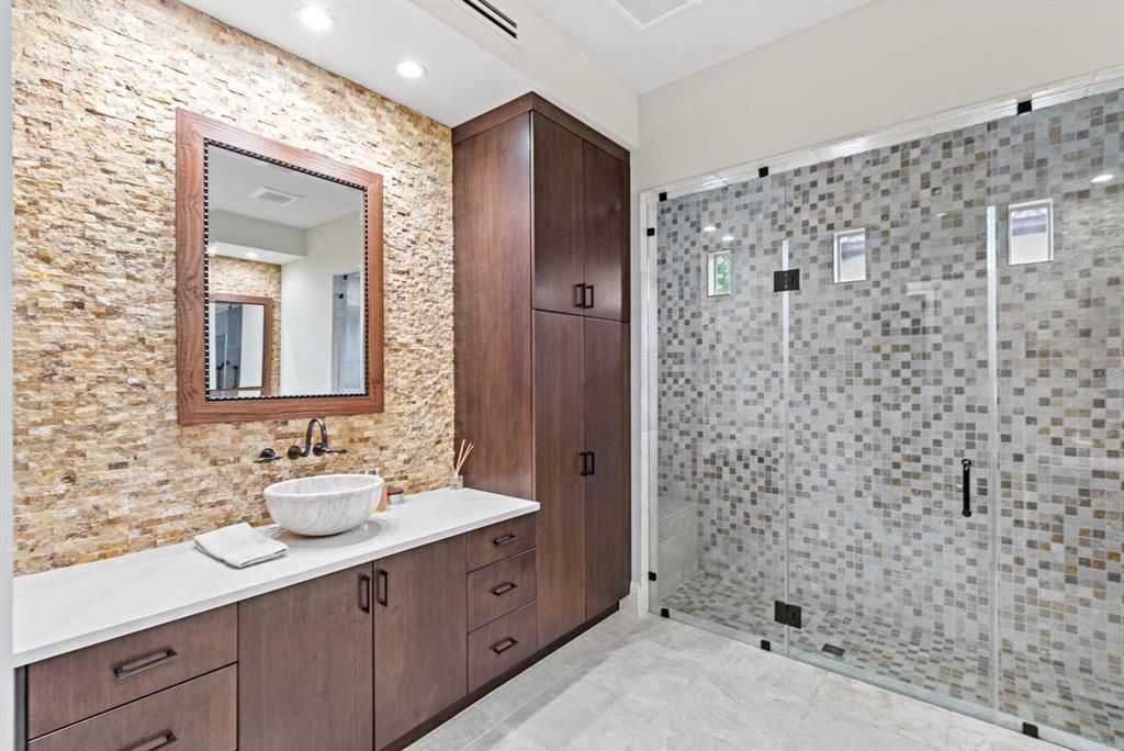 En Venta: $5,950,000 (6 camas, 6 baños, 4668 Pies cuadrados)