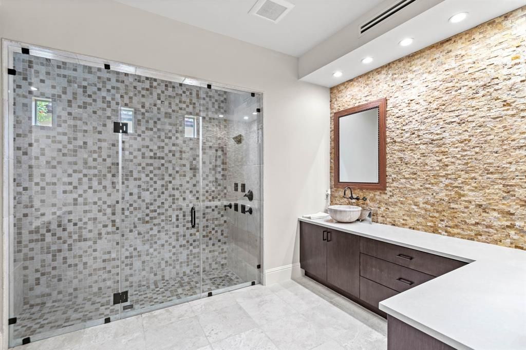 En Venta: $5,950,000 (6 camas, 6 baños, 4668 Pies cuadrados)