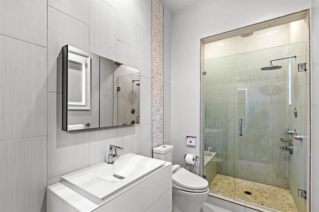 En Venta: $5,950,000 (6 camas, 6 baños, 4668 Pies cuadrados)