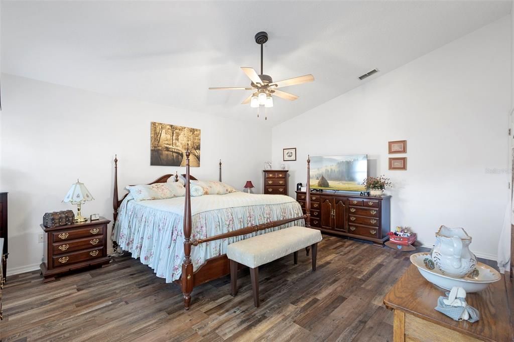 For Sale: $679,900 (5 beds, 3 baths, 2634 Square Feet)