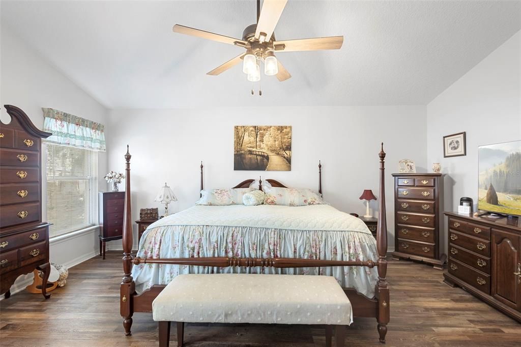 For Sale: $679,900 (5 beds, 3 baths, 2634 Square Feet)