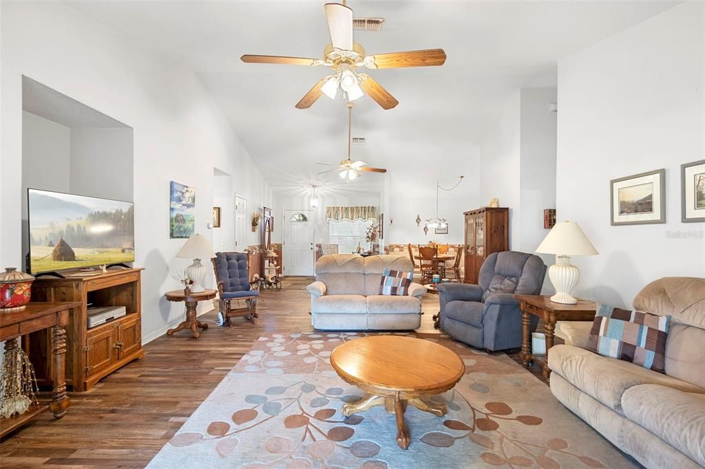 For Sale: $679,900 (5 beds, 3 baths, 2634 Square Feet)