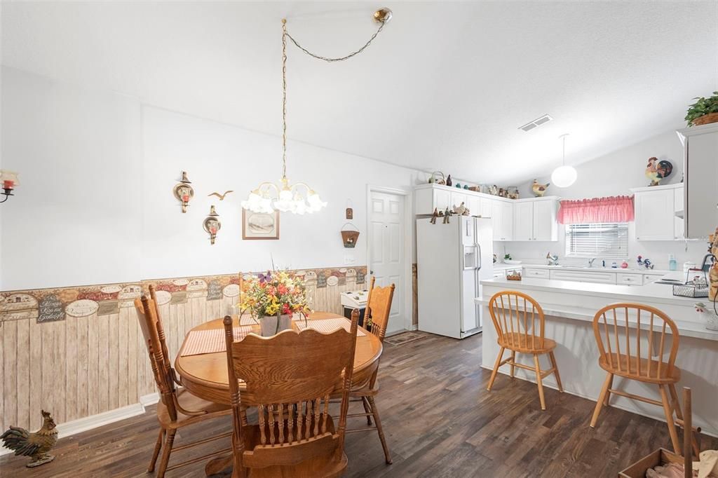 For Sale: $679,900 (5 beds, 3 baths, 2634 Square Feet)