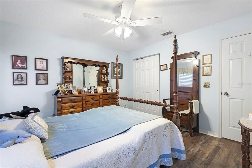 For Sale: $679,900 (5 beds, 3 baths, 2634 Square Feet)