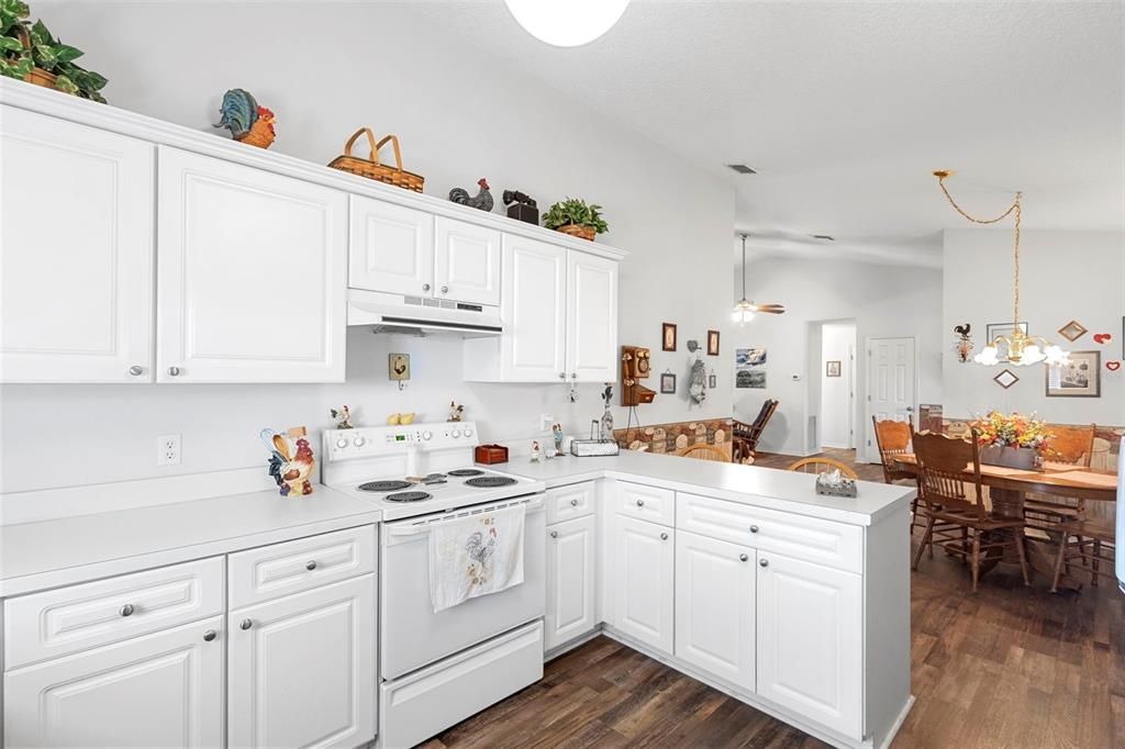 For Sale: $679,900 (5 beds, 3 baths, 2634 Square Feet)