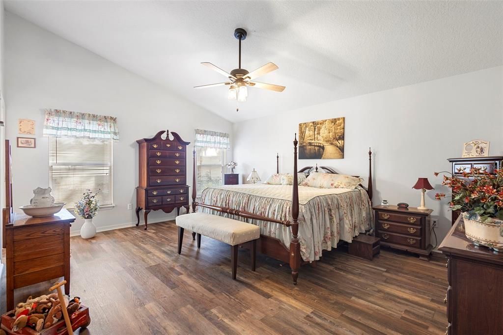 For Sale: $679,900 (5 beds, 3 baths, 2634 Square Feet)