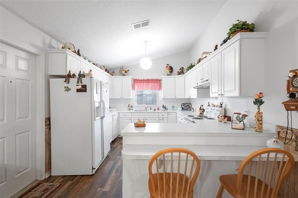 For Sale: $679,900 (5 beds, 3 baths, 2634 Square Feet)