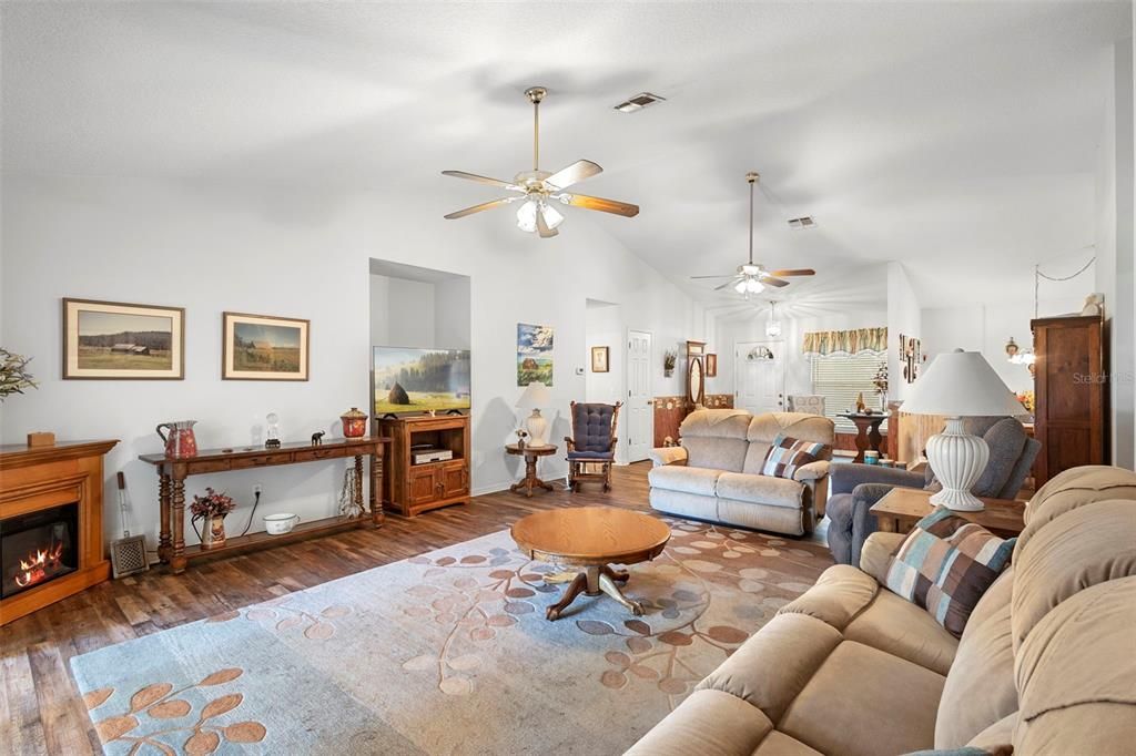 For Sale: $679,900 (5 beds, 3 baths, 2634 Square Feet)