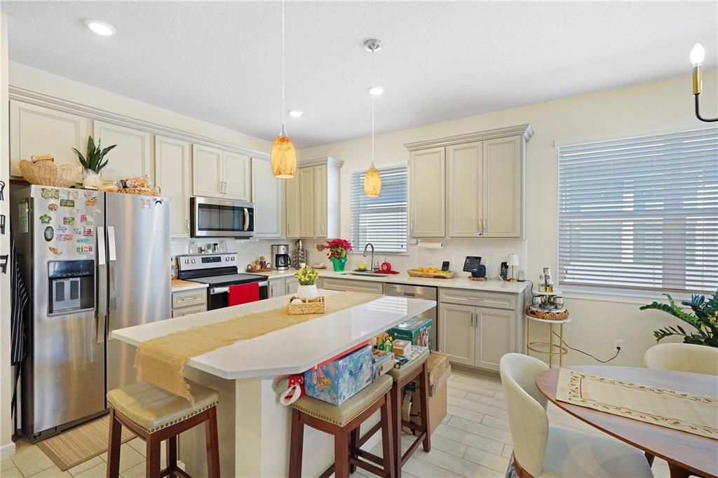 For Sale: $355,000 (3 beds, 2 baths, 1559 Square Feet)