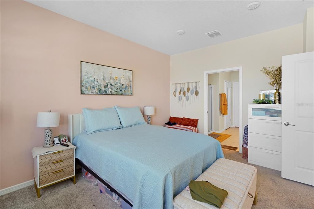 For Sale: $355,000 (3 beds, 2 baths, 1559 Square Feet)