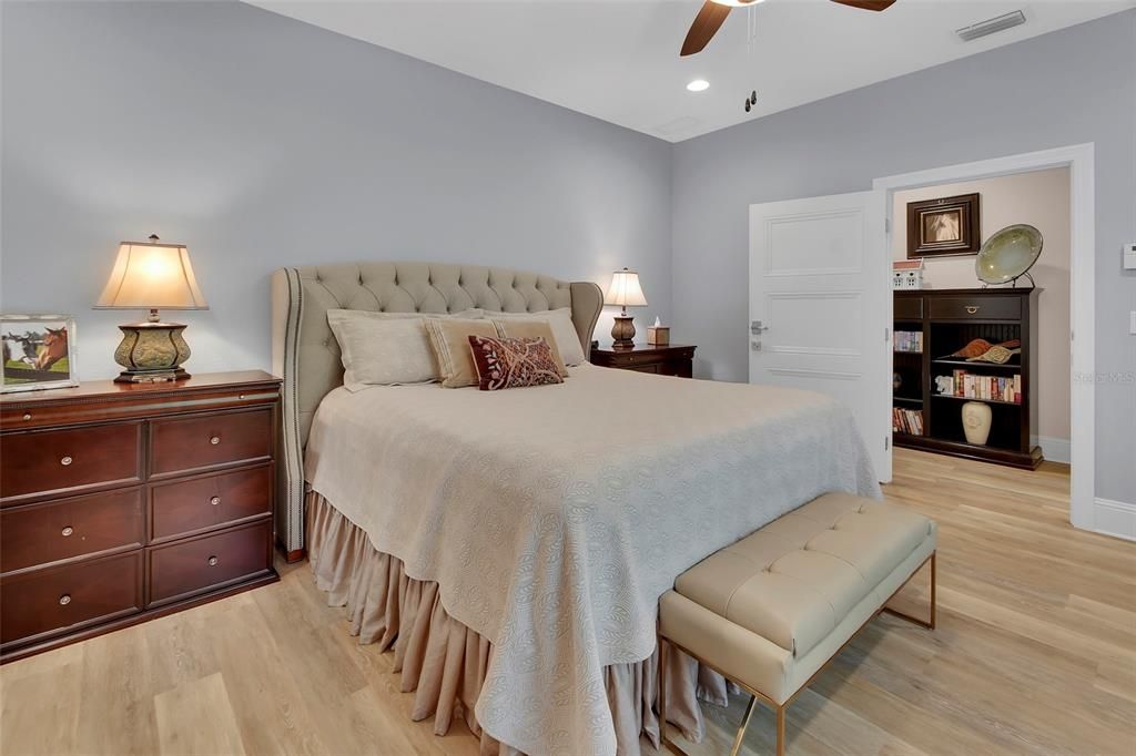 En Venta: $699,900 (3 camas, 3 baños, 2936 Pies cuadrados)