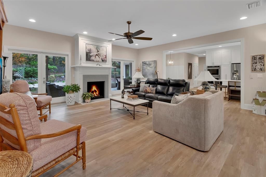 En Venta: $699,900 (3 camas, 3 baños, 2936 Pies cuadrados)