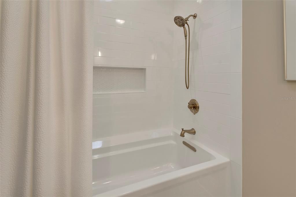 En Venta: $699,900 (3 camas, 3 baños, 2936 Pies cuadrados)